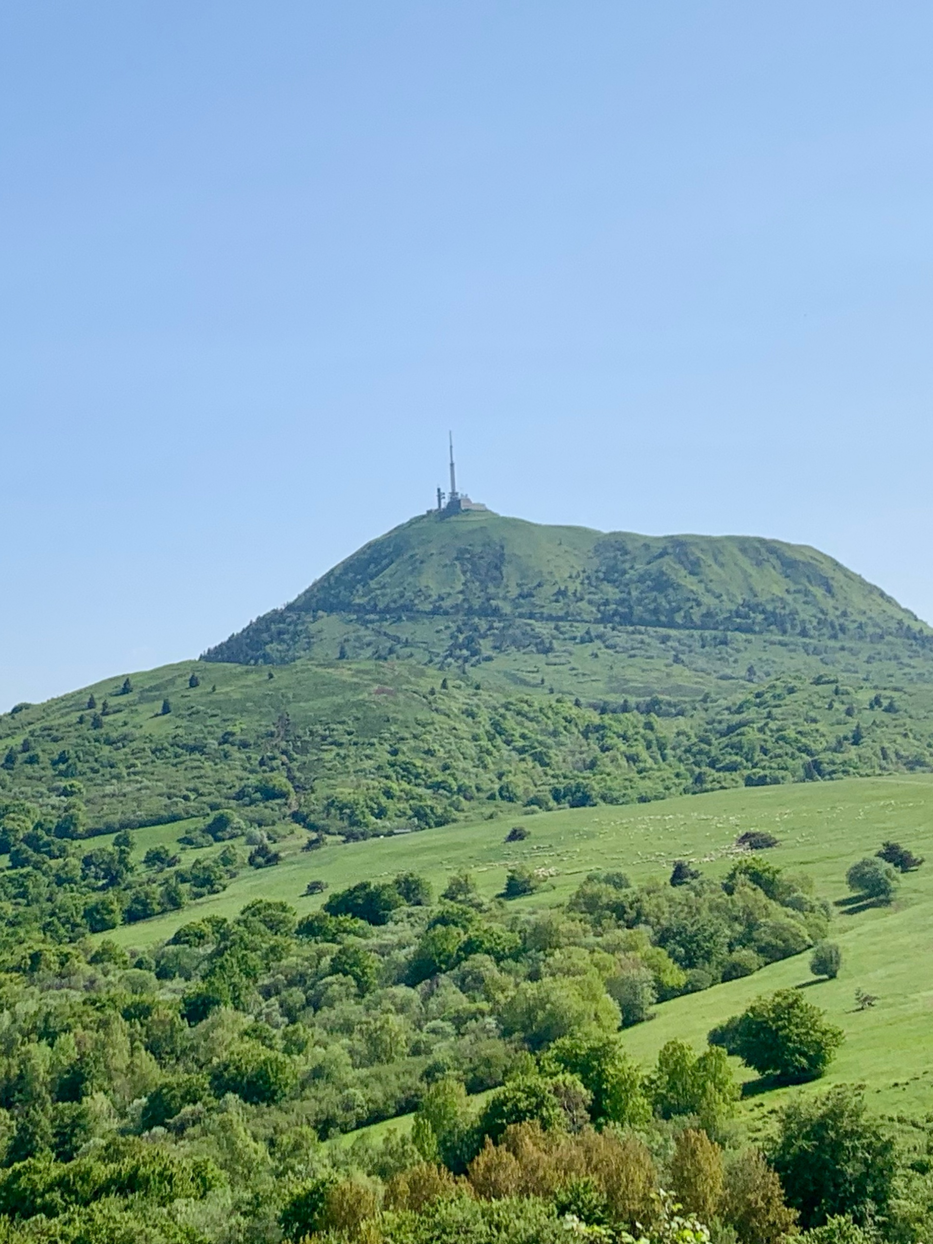 Auvergne volcans 01